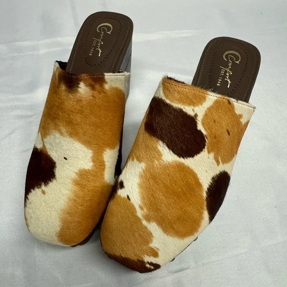 Chocolat Blu Cowhide Pattern Mules - Picture 1 of 6